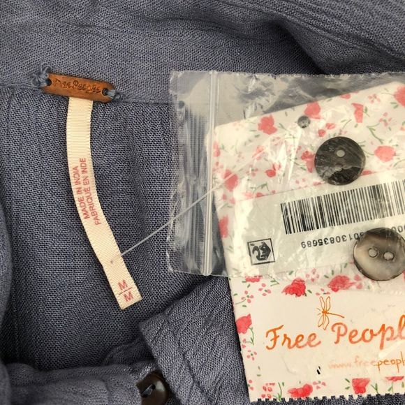 Free People Women's Medium Blue Tunic Button Front Crochet Eyelet Blouse Top - Picture 4 of 4